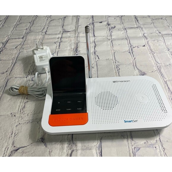 Emerson Weather Band Dual Alarm Clock Radio SmartSet WBS12 15W Wireless Charger - Picture 2 of 9